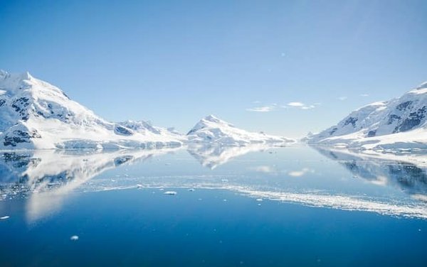 Expédition en Antarctique : Guide complet pour les seniors aventureux